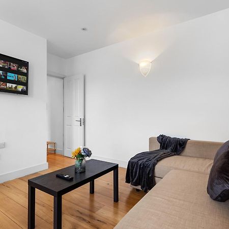 Апартаменты Modern Flat In Stockwell, 10 Mins From Oxford Circus Лондон Экстерьер фото